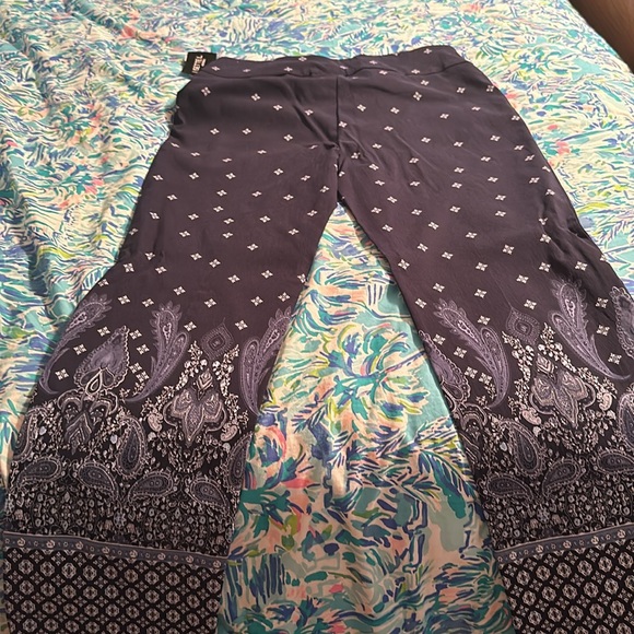 Lisette of Montreal Fit To Flatter Navy Blue Ankle Pant. - Picture 2 of 3